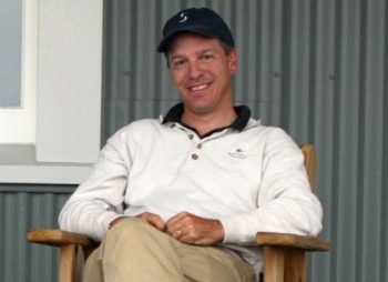 an image of tom oak